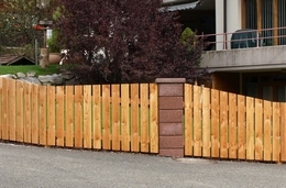 Gartenzaun aus Lärchenbretter Gartenzaun aus Lärchenbretter